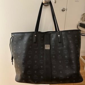 MCM REVERSIBLE TOTE BAG WITH INSIDE CLUTCH